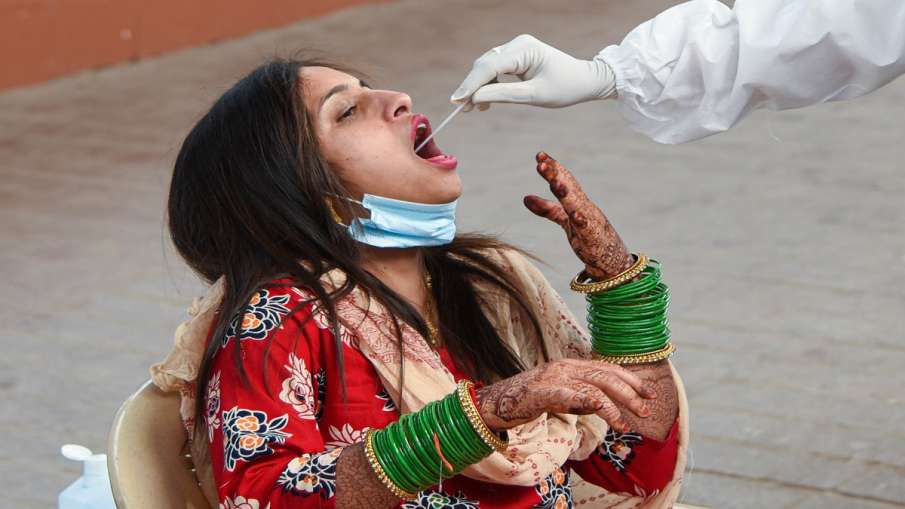 Coronavirus cases in india today latest news 17 september Covid: देश में कोविड-19 के 34,403 नए मामले Coronavirus cases in india today latest news 17 september Covid: देश में कोविड-19 के 34,403 नए मामले- India TV Hindi