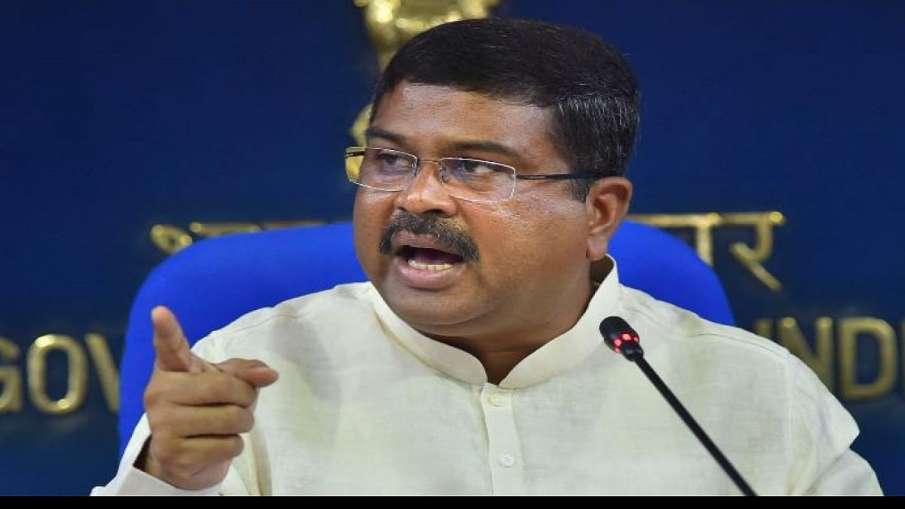 Yuvraj should stick to his expertise of concocting lies: Dharmendra Pradhan slams Rahul Gandhi Yuvraj should stick to his expertise of concocting lies: Dharmendra Pradhan slams Rahul Gandhi- India TV Hindi