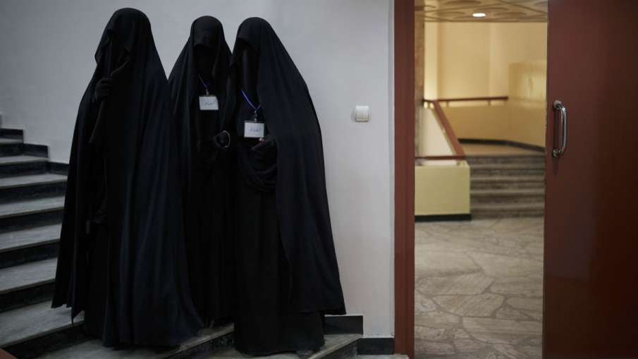 Girl Students Burqa, Girl Students Burqa Bihar, Girl Students Burqa Bhagalpur Girl Students Burqa, Girl Students Burqa Bihar, Girl Students Burqa Bhagalpur- India TV Hindi