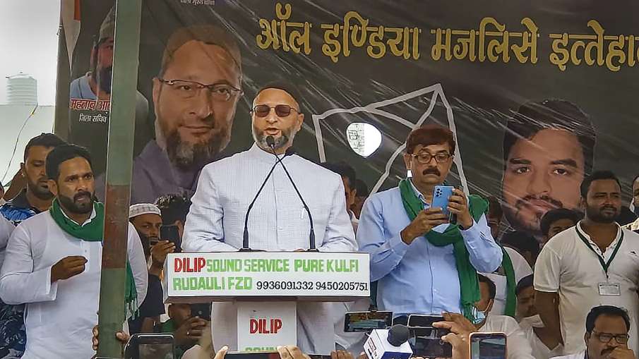 AIMIM posters creates controversy in sambhal before owaisi rally उत्तर प्रदेश: ओवैसी की जनसभा से पहल AIMIM posters creates controversy in sambhal before owaisi rally उत्तर प्रदेश: ओवैसी की जनसभा से पहल- India TV Hindi
