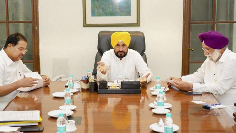 Punjab: Political tension growing over jurisdiction of BSF, Channi to convene assembly session Punjab: Political tension growing over jurisdiction of BSF, Channi to convene assembly session- India TV Hindi