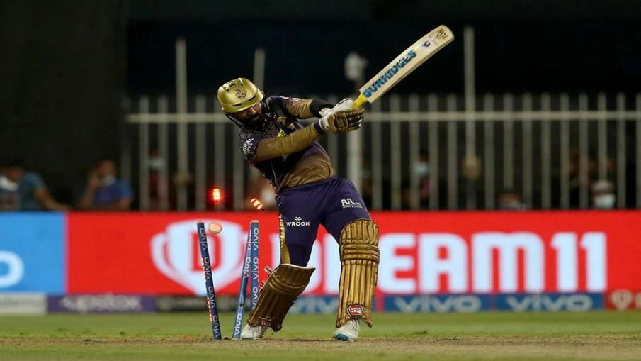 KKR के दिनेश कार्तिक को... KKR के दिनेश कार्तिक को...- India TV Hindi