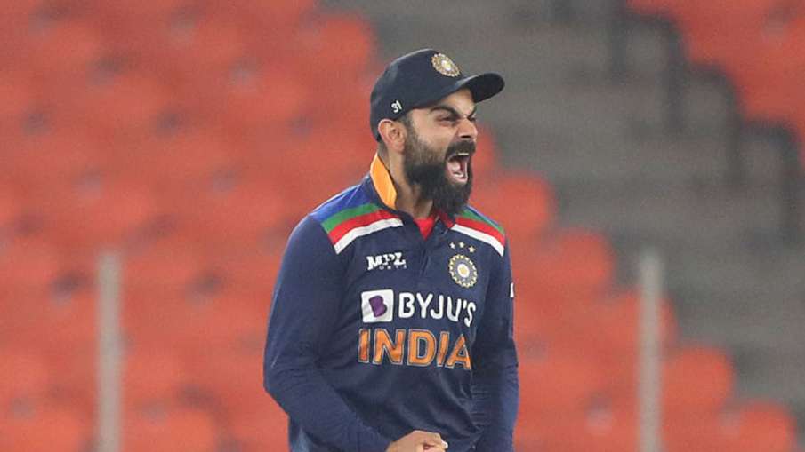 Virat Kohli got furious in the press conference, said if he talks absurd then I will not answer him Virat Kohli got furious in the press conference, said if he talks absurd then I will not answer him - India TV Hindi