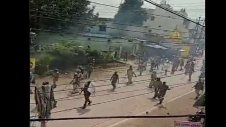 कवर्धा: कर्फ्यू में आज 4 घंटे की ढील, बीजेपी एमपी समेत कई नेताओं के खिलाफ केस दर्ज कवर्धा: कर्फ्यू में आज 4 घंटे की ढील, बीजेपी एमपी समेत कई नेताओं के खिलाफ केस दर्ज - India TV Hindi