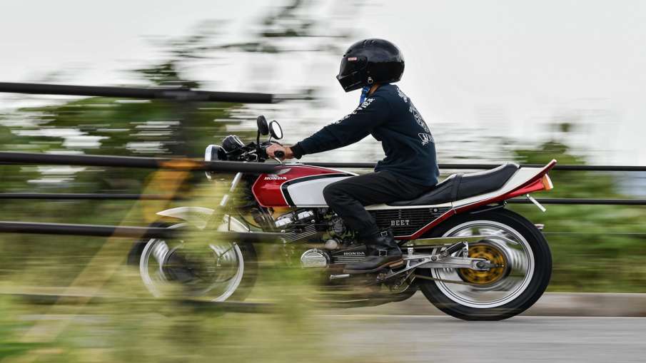 MoRTH proposes 40 kmph speed limit for motorcycles with child passenger MoRTH proposes 40 kmph speed limit for motorcycles with child passenger- India TV Paisa