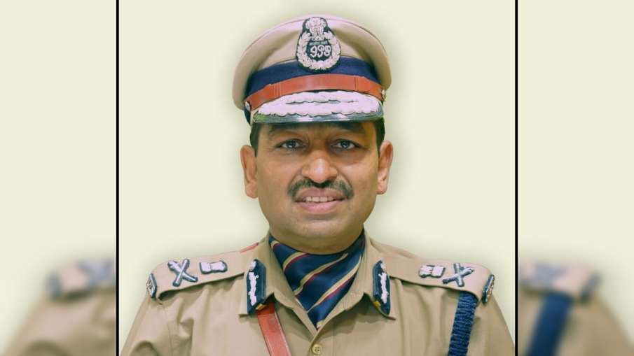 उत्तराखंड में धर्मांतरण कानून को कड़ा करने की तैयारी, DGP ने सरकार को सौंपा प्रस्ताव उत्तराखंड में धर्मांतरण कानून को कड़ा करने की तैयारी, DGP ने सरकार को सौंपा प्रस्ताव- India TV Hindi