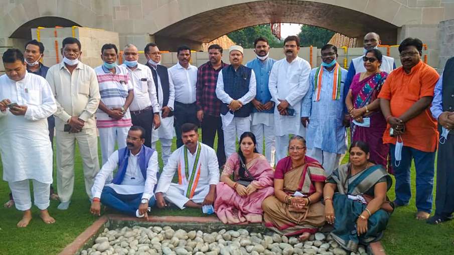 Chhattisgarh Congress MLAs, who were camping in Delhi.- India TV Hindi