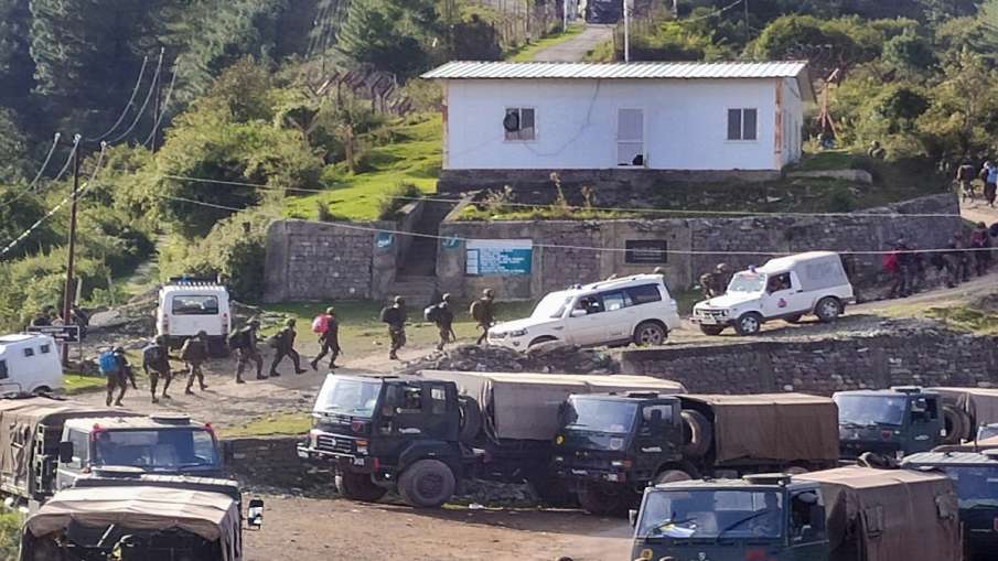 pakistani terrorist and three security men injured in terrorist firing in poonch jammu kashmir pakistani terrorist and three security men injured in terrorist firing in poonch jammu kashmir- India TV Hindi
