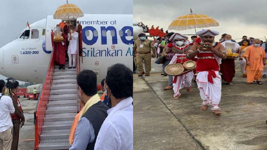 Srilankan Buddhist monks given grand welcome in Kushinagar श्रीलंका से आए बौद्ध भिक्षुओं का कुशीनगर - India TV Hindi