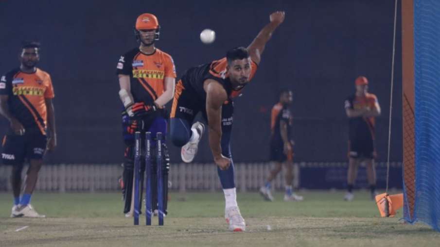 Pace sensation Umran Malik to stay back in UAE as net... Pace sensation Umran Malik to stay back in UAE as net...- India TV Hindi