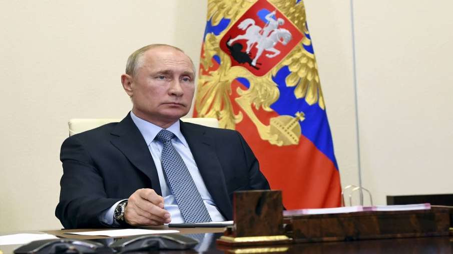 Vladimir Putin Orders Week-Long Paid Holiday As Covid Cases Soar In Russia Vladimir Putin Orders Week-Long Paid Holiday As Covid Cases Soar In Russia- India TV Hindi
