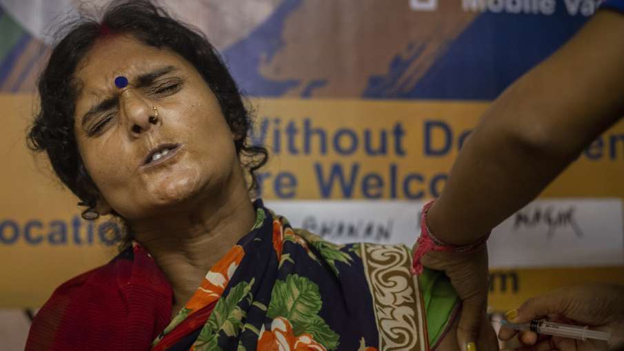 4 करोड़ लोगों को दूसरी डोज लगाने वाला पहला राज्य बना UP, कुल कोरोना वैक्सीनेशन 14.39 करोड़ के पार 4 करोड़ लोगों को दूसरी डोज लगाने वाला पहला राज्य बना UP, कुल कोरोना वैक्सीनेशन 14.39 करोड़ के पार- India TV Hindi