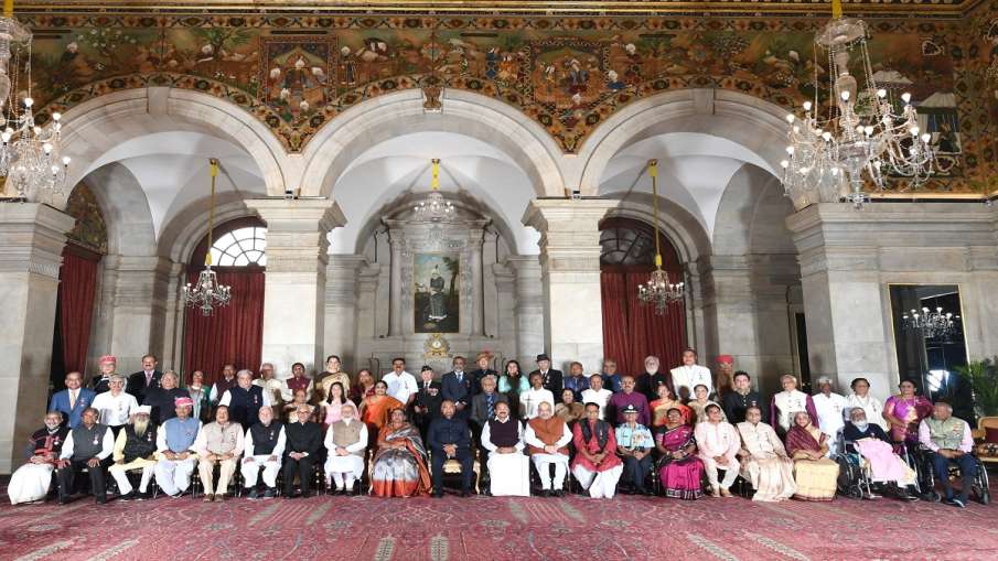List of Padma Awardees 2021 जानिए राष्ट्रपति रामनाथ कोविंद ने किसे-किसे दिए पद्म पुरस्कार List of Padma Awardees 2021 जानिए राष्ट्रपति रामनाथ कोविंद ने किसे-किसे दिए पद्म पुरस्कार- India TV Hindi
