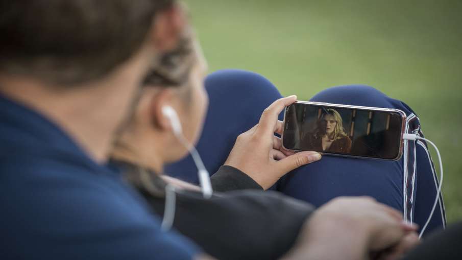 Govt aims to connect 40 cr people with internet in 3 years Govt aims to connect 40 cr people with internet in 3 years- India TV Paisa