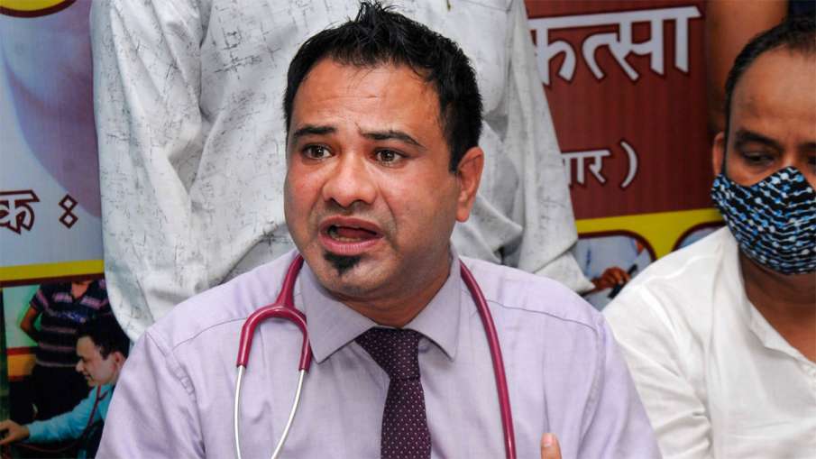 Kafeel Khan, Kafeel Khan BRD Medical College, Kafeel Khan Terminated, Kafeel Khan Yogi Kafeel Khan, Kafeel Khan BRD Medical College, Kafeel Khan Terminated, Kafeel Khan Yogi- India TV Hindi