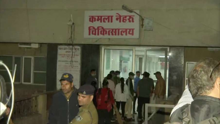 भोपाल: हमीदिया अस्पताल में लगी आग, सभी को सुरक्षित निकाल लिया गया भोपाल: हमीदिया अस्पताल में लगी आग, सभी को सुरक्षित निकाल लिया गया- India TV Hindi