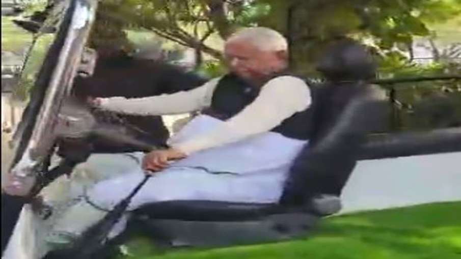 अपनी गाड़ी को खुद... अपनी गाड़ी को खुद...- India TV Hindi
