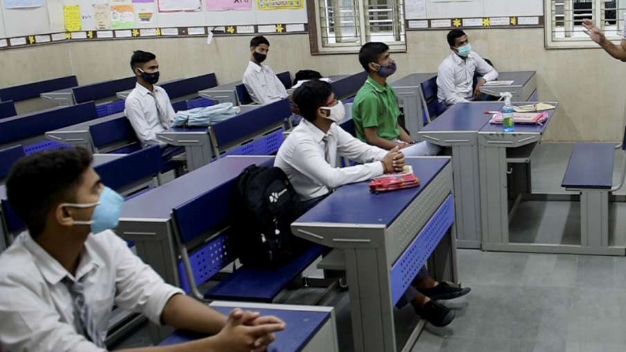 CBSE ने 10वीं और 12वीं परीक्षा की अवधि को लेकर जानकारी दी CBSE ने 10वीं और 12वीं परीक्षा की अवधि को लेकर जानकारी दी- India TV Hindi