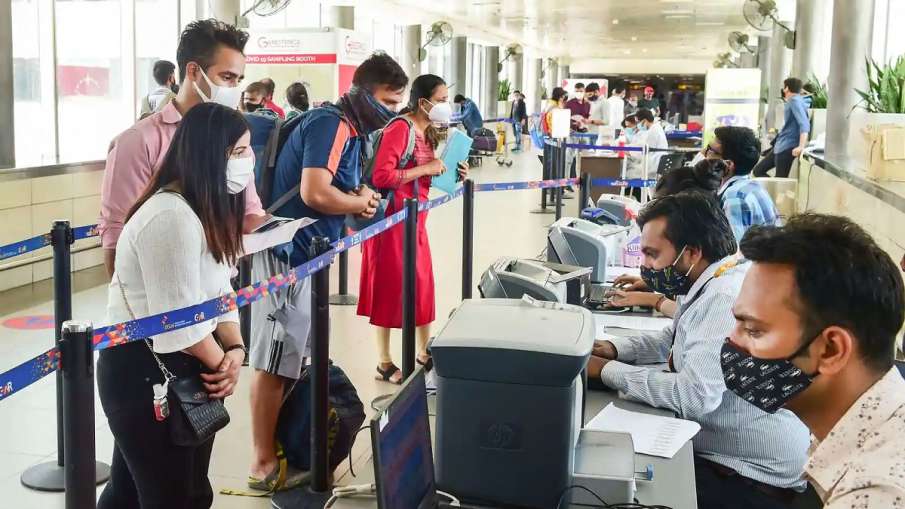 तरराष्ट्रीय यात्रियों के लिए नई गाइडलाइंस जारी, 14 दिनों की ट्रैवल हिस्ट्री समेत निगेटिव RT-PCR रिपो- India TV Hindi