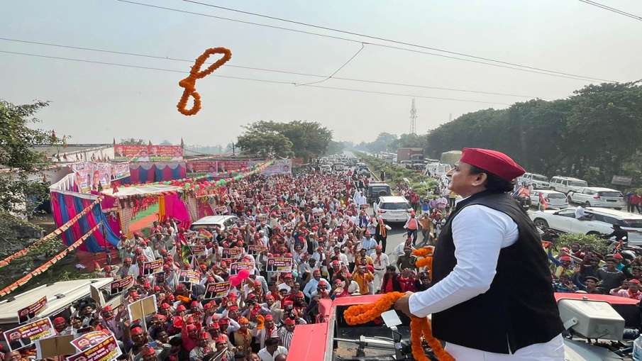 Noida International Airport Akhilesh Yadav raises question about construction of Jewar Airport जेवर Noida International Airport Akhilesh Yadav raises question about construction of Jewar Airport जेवर - India TV Hindi