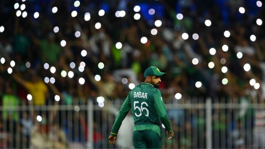 T20 World Cup: Babar Azam gives dressing room pep talk... T20 World Cup: Babar Azam gives dressing room pep talk...- India TV Hindi