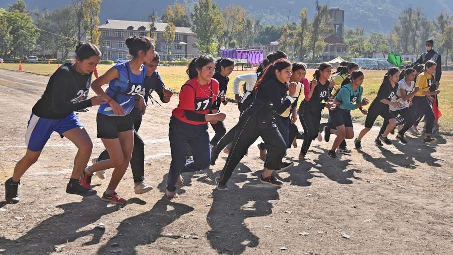 पुरुषों से ज्यादा हुई महिलाओं की आबादी, देश की जनसंख्या लगभग स्थिर-सर्वे पुरुषों से ज्यादा हुई महिलाओं की आबादी, देश की जनसंख्या लगभग स्थिर-सर्वे- India TV Hindi