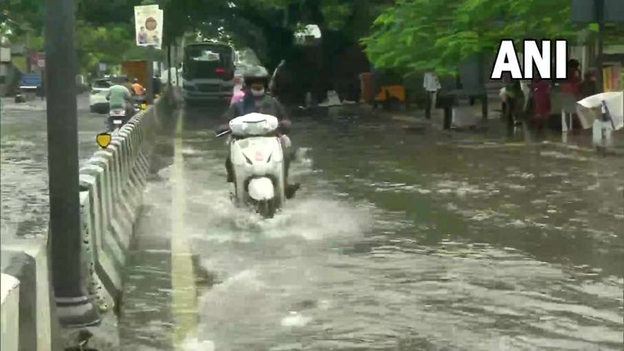 चेन्नई और आसपास के इलाकों में भारी बारिश, कई इलाकों में जलभराव, IMD ने अगले तीन दिनों का अलर्ट जारी - India TV Hindi