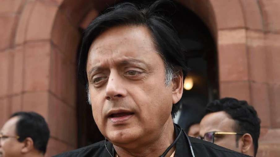 Opposition ‘complicit in its own marginalisation’: Shashi Tharoor on Parliament disruptions- India TV Hindi