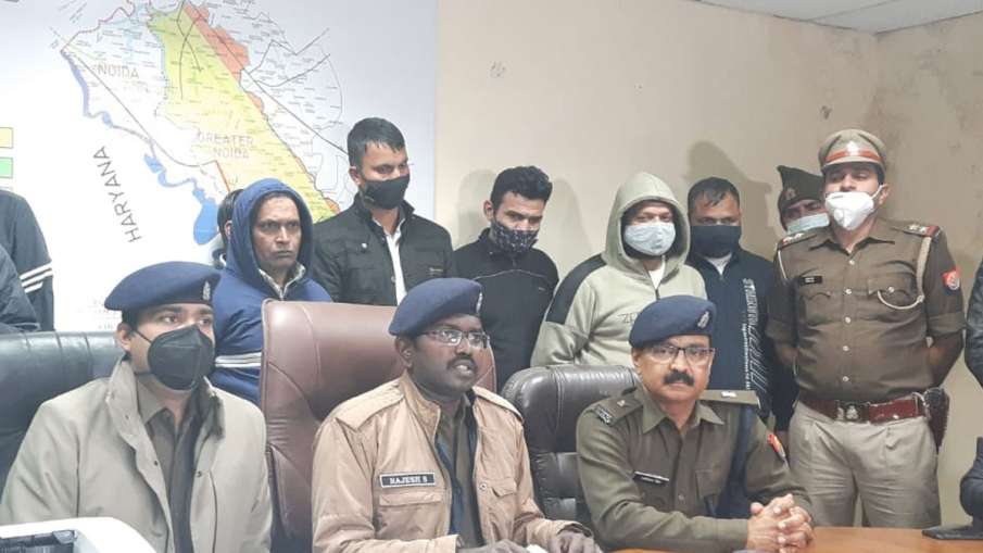 नकली परीक्षार्थियों से परीक्षा दिलवाने वाले एक गिरोह के 18 लोग गिरफ्तार- India TV Hindi