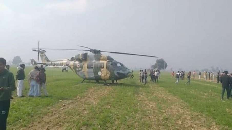 सेना का हेलीकॉप्टर हरियाणा के गांव में आपात स्थिति में सुरक्षित उतरा, पुलिस ने दी जानकारी- India TV Hindi