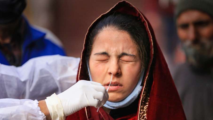 देश में बढ़ रहे हैं कोरोना के मामले देश में बढ़ रहे हैं कोरोना के मामले- India TV Hindi