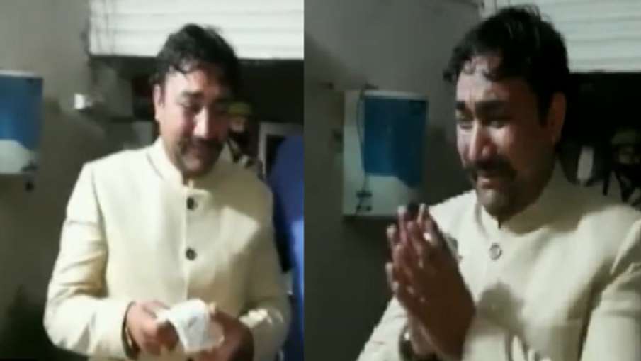 VIDEO: टिकट ना मिलने पर फूट-फूट कर रोने लगा BSP कार्यकर्ता अरशद राणा, जानिए पूरा मामला- India TV Hindi