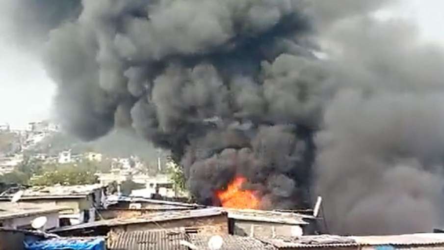गोदाम में लगी भीषण आग- India TV Hindi
