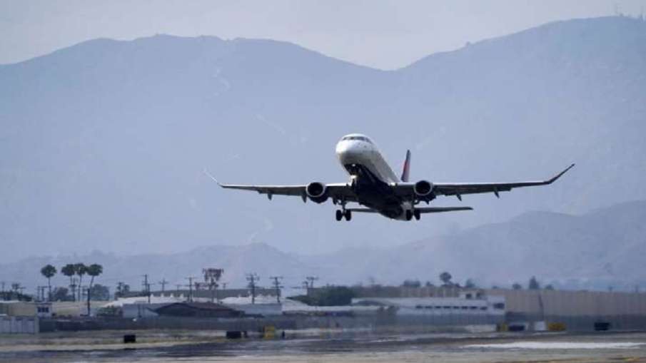 हादसा टला: भारत आ रहे विमानों की टक्कर होने से बची, DGCA ने यूएई से जांच रिपोर्ट मांगी - India TV Hindi