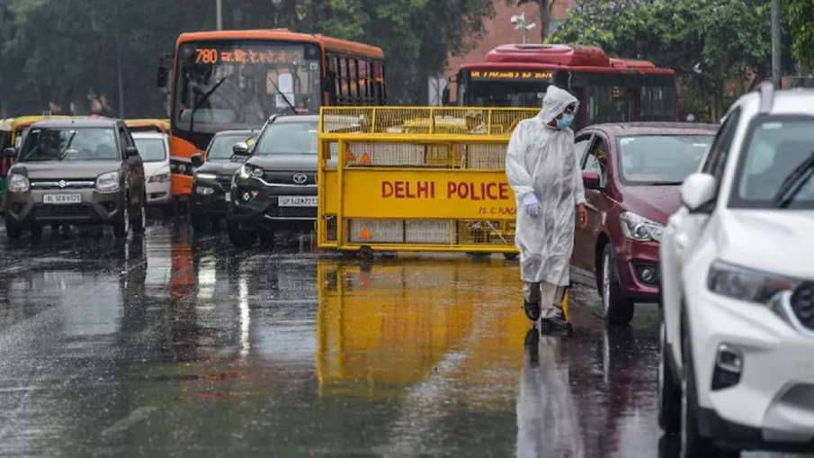 Delhi Rain Alert: दिल्ली में 5 से 8 जनवरी के बीच बारिश का अनुमान, वायु गुणवत्ता बेहद खराब - India TV Hindi
