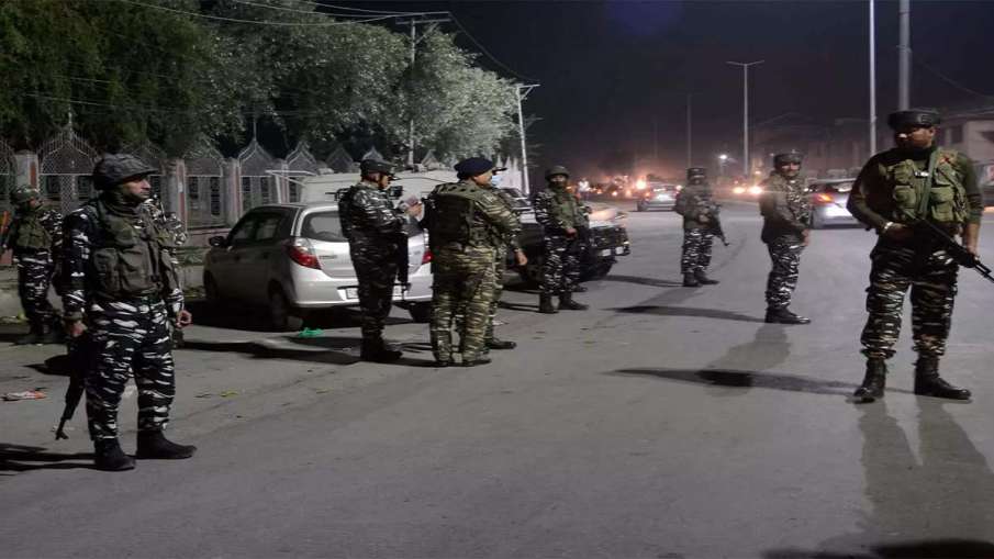 जम्मू-कश्मीर: सुरक्षाबलों ने लश्कर के खूंखार पाकिस्तानी आतंकी सलीम पारे समेत 2 को मार गिराया । Jammu- India TV Hindi