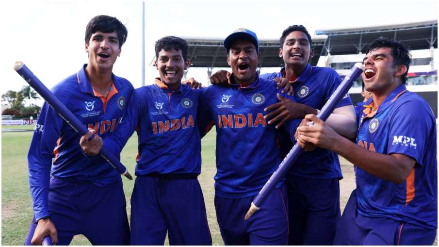 U19 विश्व कप चैंपियन टीम इंडिया- इंडिया टीवी हिंदी