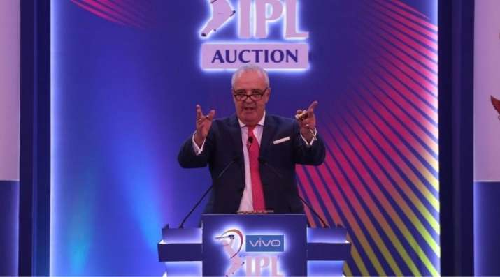 IPL auctioneer Hugh Edmeades collapses mid way- India TV Hindi