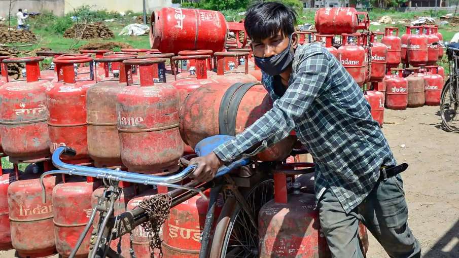LPG Cylinder Price Hike by Rs 250 form 1 April 2022 check New Rate- India TV Paisa