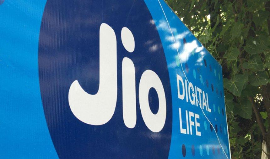 फ्री 4G सर्विस की समाप्ति के बाद भी Reliance Jio की बादशाहत कायम, अप्रैल में जोड़े 38.7 लाख ग्राहक- India TV Hindi