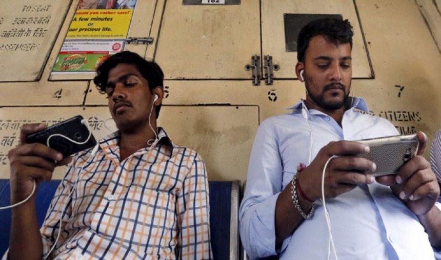 देश में फोन यूजर्स की संख्या बढ़कर 1.18 अरब हुई, फरवरी में जारी हुए 1.37 करोड़ नए मोबाइल कनेक्शन- India TV Hindi