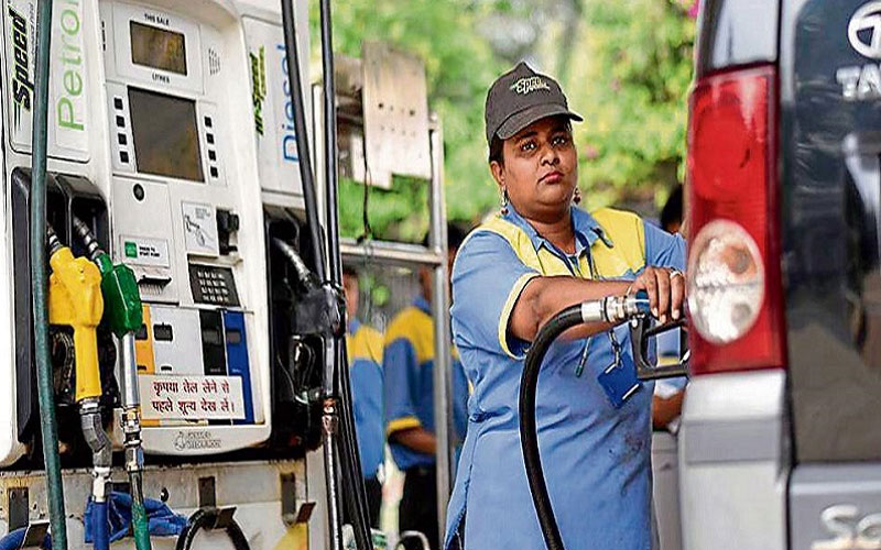 Petrol price in Delhi surpasses Rs 75 per litre on Wednesday - India TV Paisa