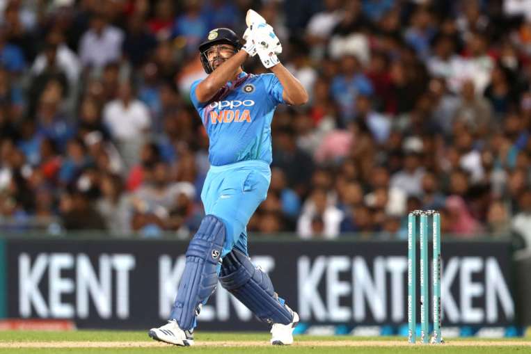 5th ODI: वनडे में 8000 रन पूरे करने वाले नौवें भारतीय बने रोहित शर्मा- India TV Hindi News