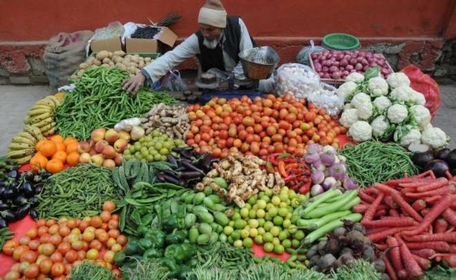 Retail inflation inches up to 2.92 pc in Apr, may rise to 4% in FY20 - India TV Paisa
