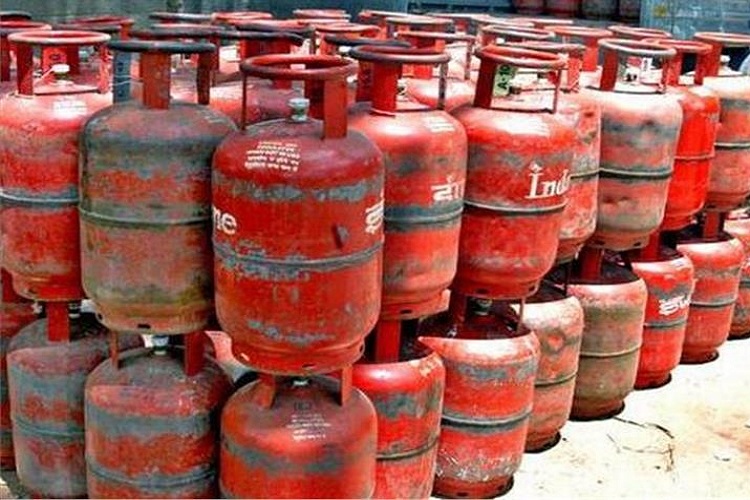 Non-Subsidised LPG gas cylinder price, domestic gas cylinde, LPG gas cylinder price- India TV Hindi News