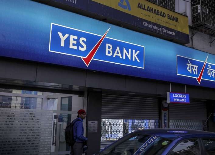 YES Bank plunges 29pc as Madhu Kapur sells stake in bank- India TV Hindi