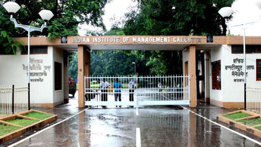 Minimal impact on students'' job offers, summer internships amid COVID-19, says IIM-C- India TV Hindi News