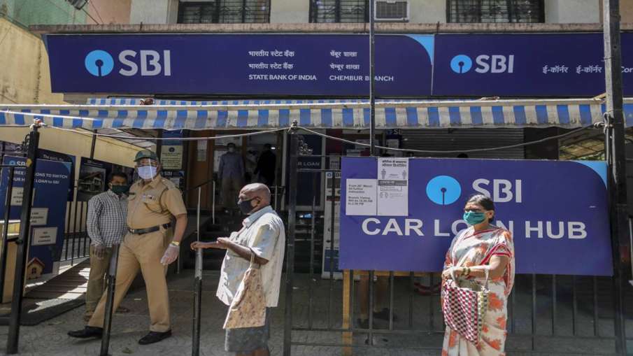 SBI customers are requested to be alert on Social Media - India TV Paisa