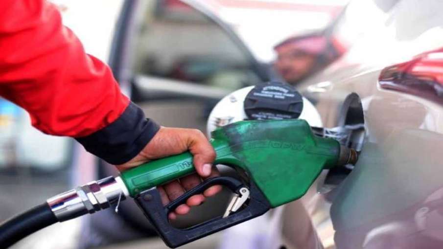 Petrol diesel Prices cut by up to 2.5pc in pakistan- India TV Hindi News