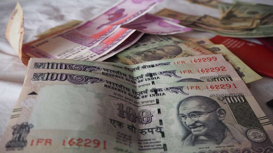 India record 2 lakh covid-19 cases Rupee falls to 75.22 against US dollar - India TV Hindi